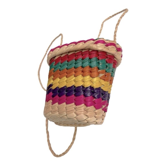 Vintage Woven Basket
Shoulder Bag Crossbody
Attached Lid - Picture 5 of 12